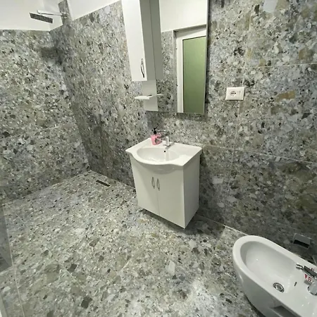 Hotel Bujtina Ladi *
